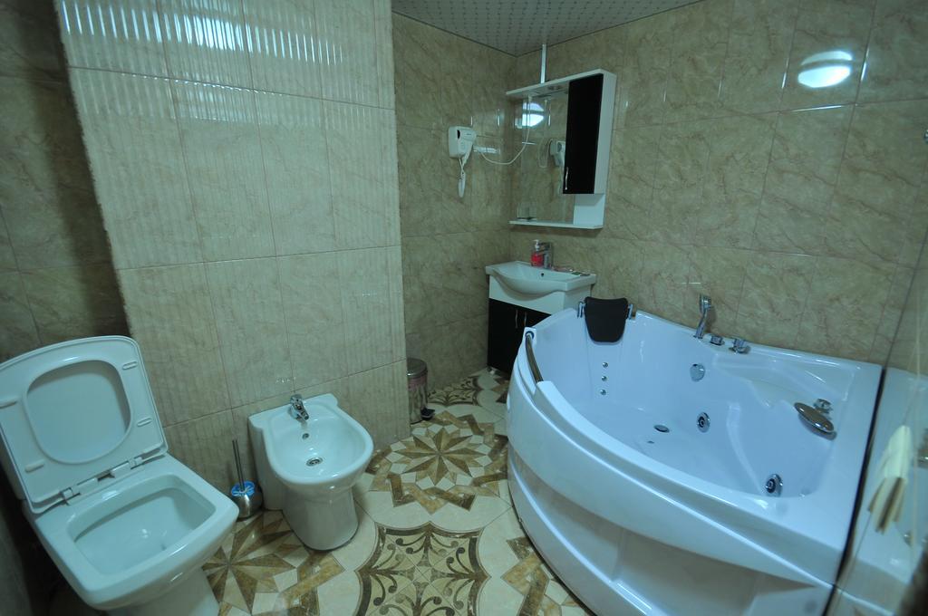 Hotel Iberia Batumi Zewnętrze zdjęcie