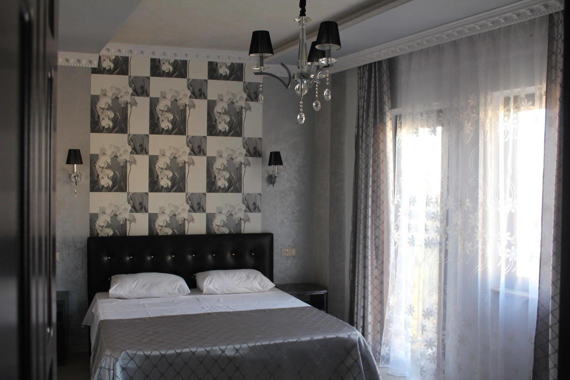 Hotel Iberia Batumi Zewnętrze zdjęcie